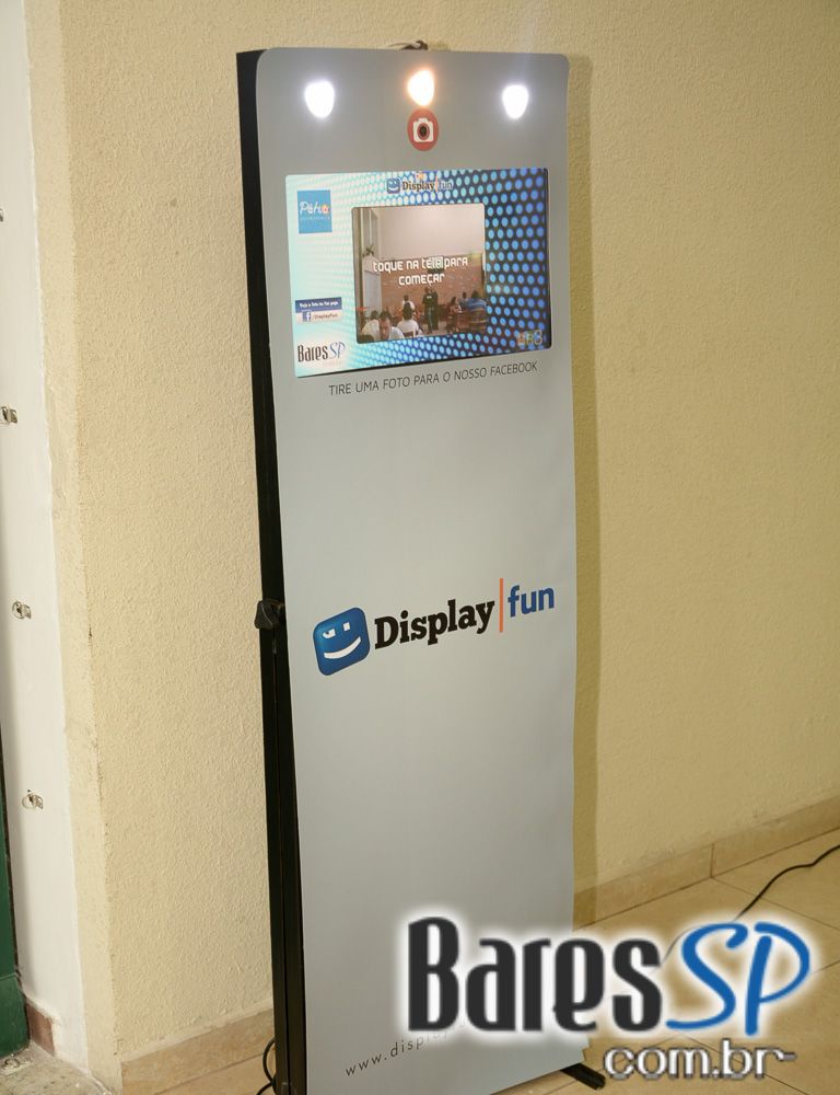 Pátio Gastronômico na zona norte com barracas e food trucks Pátio Gastronômico na zona norte com barracas e food trucks