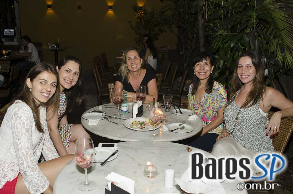 Manguinha ofereceu cardápio variado de drinks, pratos e petiscos Manguinha ofereceu cardápio variado de drinks, pratos e petiscos