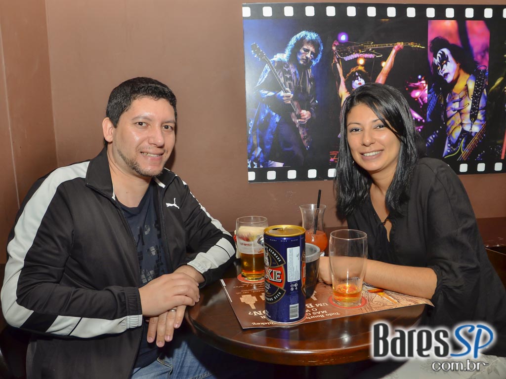 Gillan's Inn recebeu a banda Zabomba que animou a noite de sábado Gillan's Inn recebeu a banda Zabomba que animou a noite de sábado