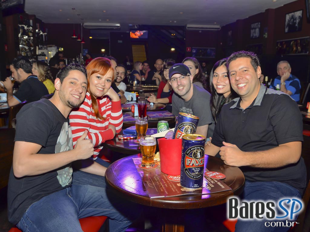 Gillan's Inn recebeu a banda Zabomba que animou a noite de sábado Gillan's Inn recebeu a banda Zabomba que animou a noite de sábado