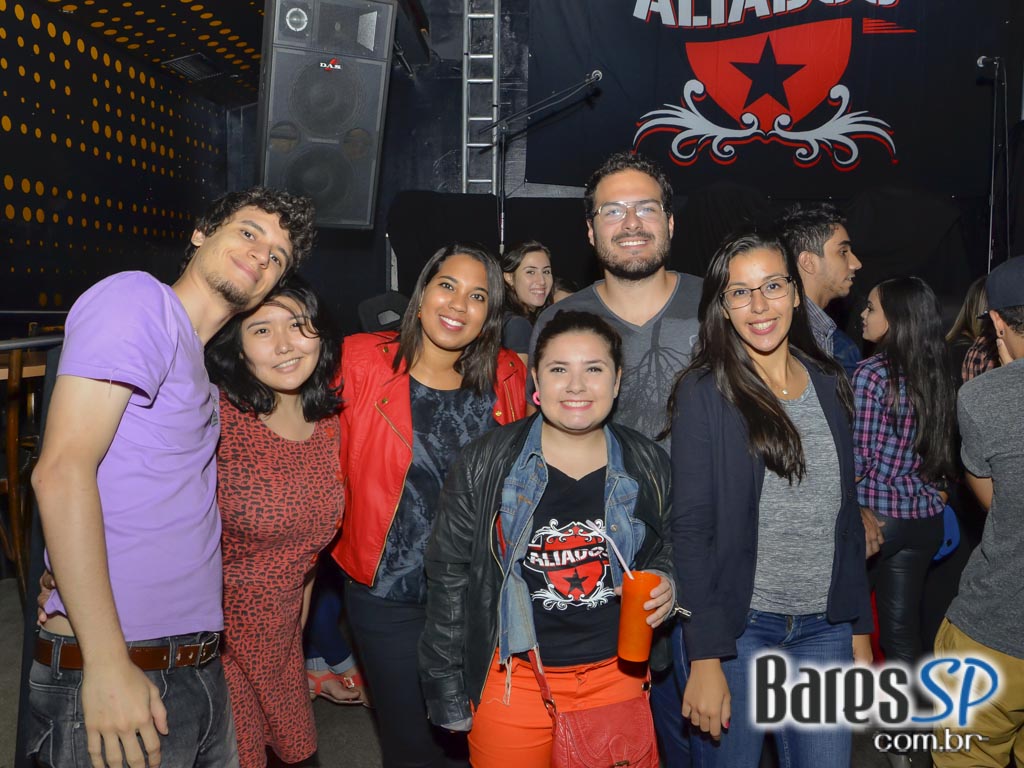 Banda Aliados se apresentou sexta-feira no Na Mata Café com muito hard core Banda Aliados se apresentou sexta-feira no Na Mata Café com muito hard core