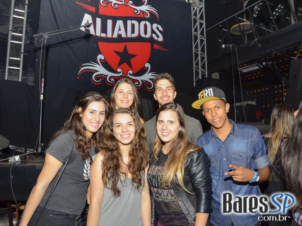 Banda Aliados se apresentou sexta-feira no Na Mata Café com muito hard core Banda Aliados se apresentou sexta-feira no Na Mata Café com muito hard core