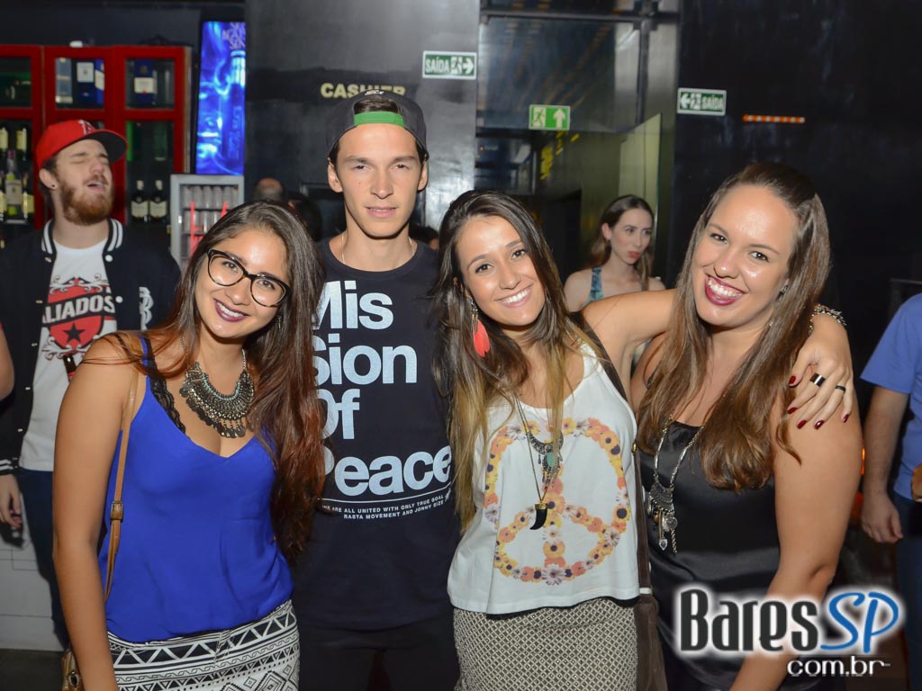 Banda Aliados se apresentou sexta-feira no Na Mata Café com muito hard core Banda Aliados se apresentou sexta-feira no Na Mata Café com muito hard core