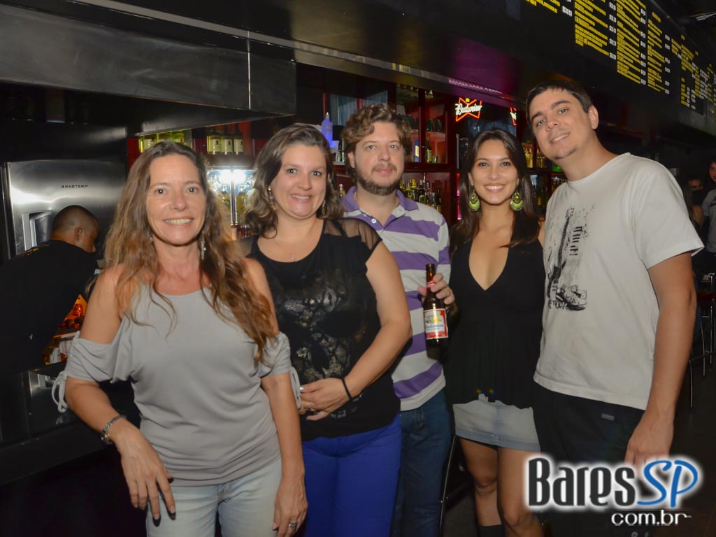 Banda Aliados se apresentou sexta-feira no Na Mata Café com muito hard core Banda Aliados se apresentou sexta-feira no Na Mata Café com muito hard core