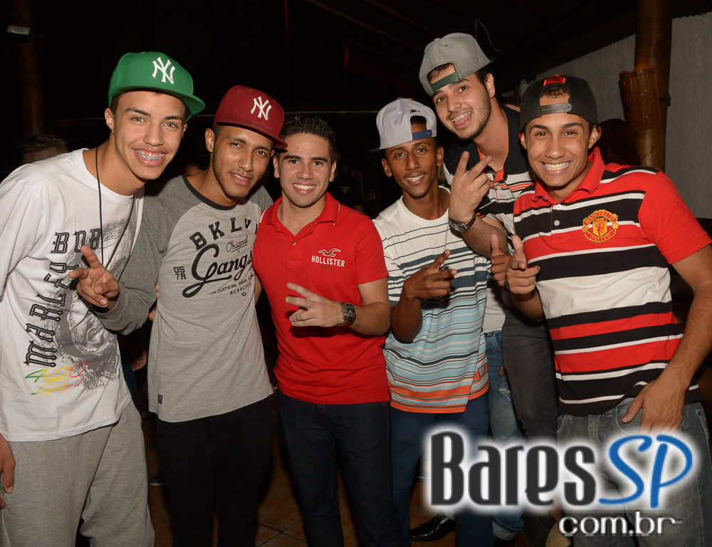 Show do Grupo Façanha e Samba Certo agitaram o Lucena Bar Show do Grupo Façanha e Samba Certo agitaram o Lucena Bar