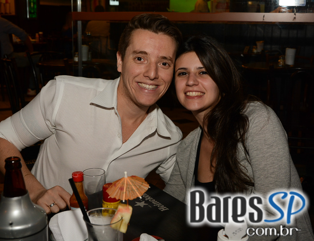 Fabrini e Banda animaram a noite com muito sertanejo no Bar Birô Fabrini e Banda animaram a noite com muito sertanejo no Bar Birô