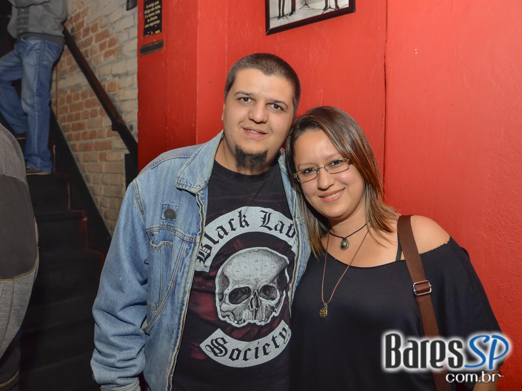 Comemoração de 1 do B Music Bar com show de Pink Floyd Cover Comemoração de 1 do B Music Bar com show de Pink Floyd Cover