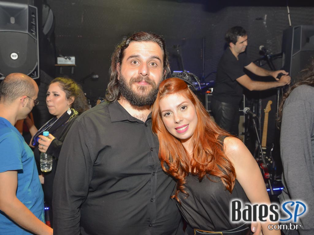 Comemoração de 1 do B Music Bar com show de Pink Floyd Cover Comemoração de 1 do B Music Bar com show de Pink Floyd Cover