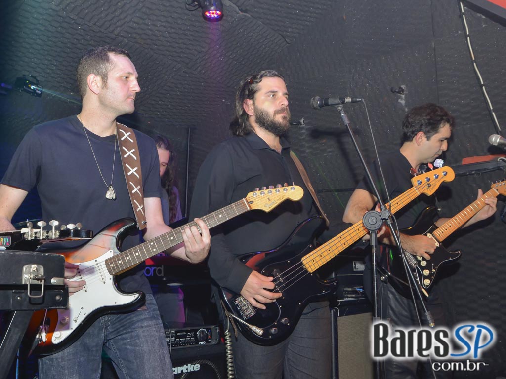 Comemoração de 1 do B Music Bar com show de Pink Floyd Cover Comemoração de 1 do B Music Bar com show de Pink Floyd Cover