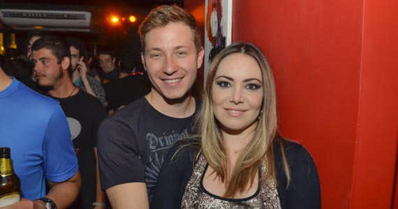 Comemoração de 1 do B Music Bar com show de Pink Floyd Cover