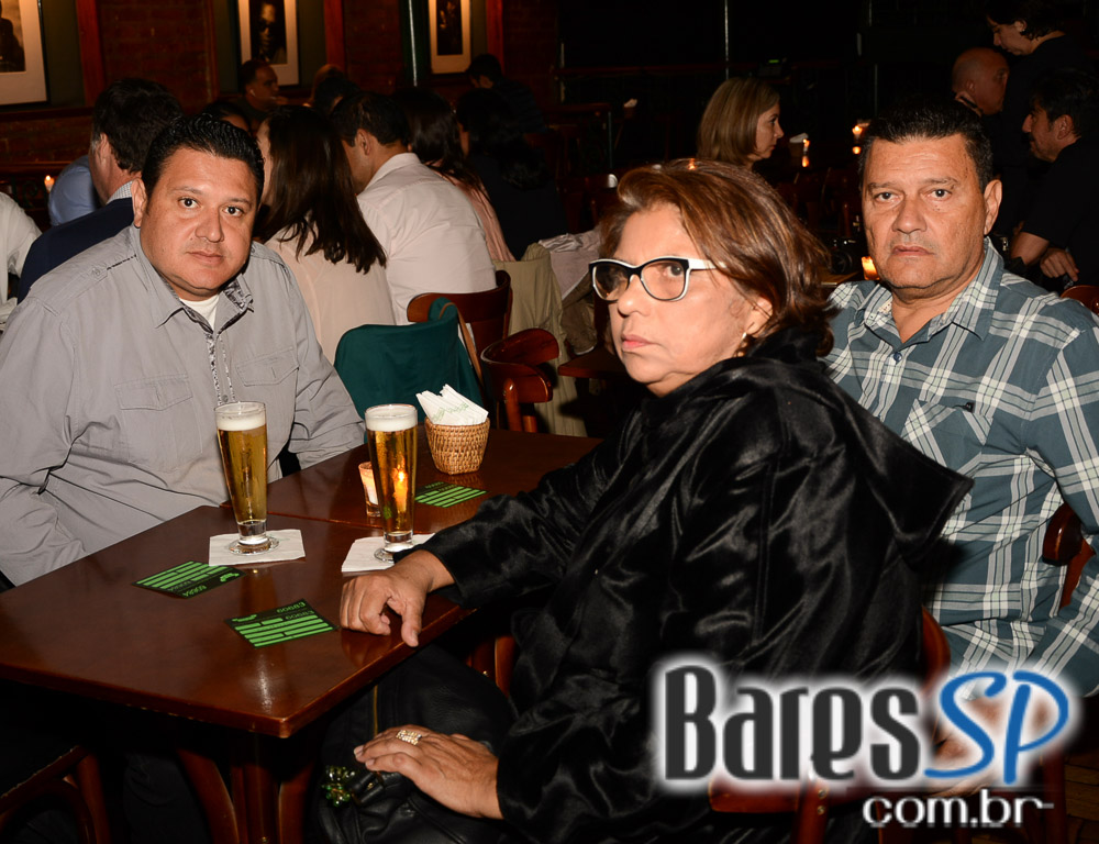 Bourbon Street ofereceu noite de rockabilly no show de João Suplicy & The Hound Dogs Bourbon Street ofereceu noite de rockabilly no show de João Suplicy & The Hound Dogs