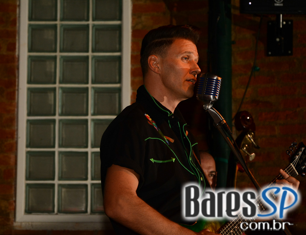 Bourbon Street ofereceu noite de rockabilly no show de João Suplicy & The Hound Dogs Bourbon Street ofereceu noite de rockabilly no show de João Suplicy & The Hound Dogs