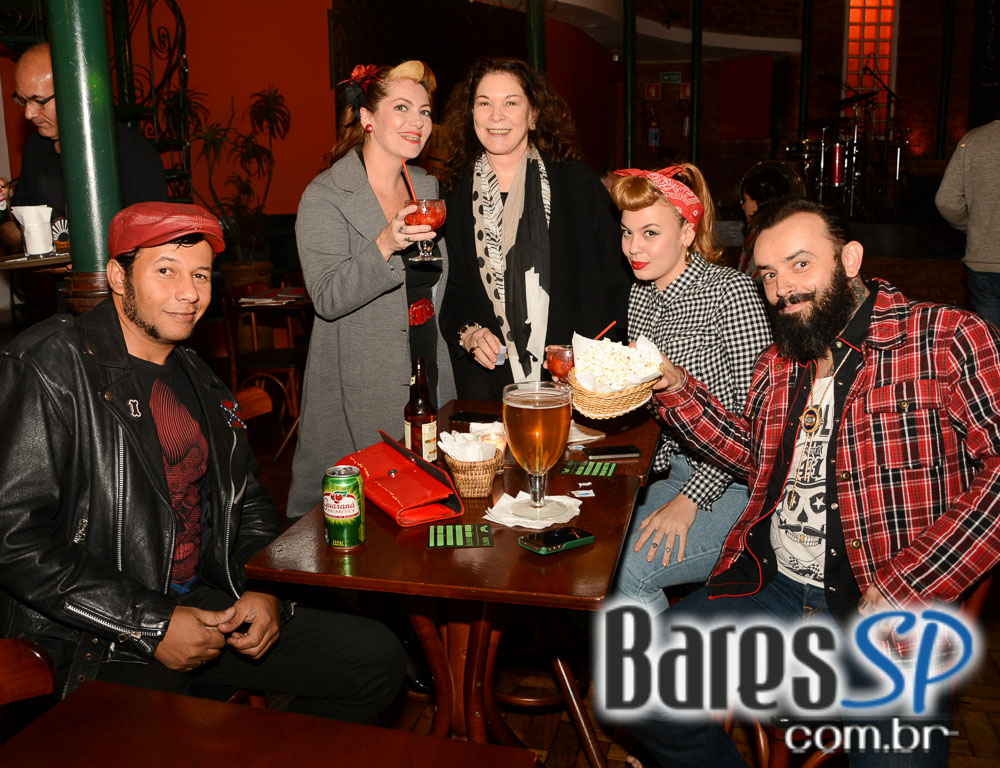 Bourbon Street ofereceu noite de rockabilly no show de João Suplicy & The Hound Dogs Bourbon Street ofereceu noite de rockabilly no show de João Suplicy & The Hound Dogs