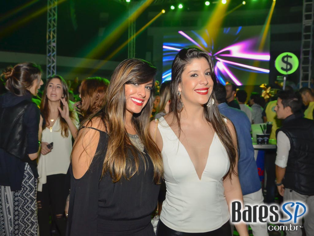 Festa S.O.S - Salve o Sábado agitou a galera do Clube Pinheiros Festa S.O.S - Salve o Sábado agitou a galera do Clube Pinheiros