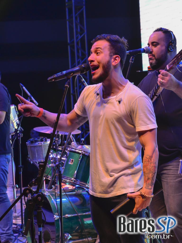 Festa S.O.S - Salve o Sábado agitou a galera do Clube Pinheiros Festa S.O.S - Salve o Sábado agitou a galera do Clube Pinheiros