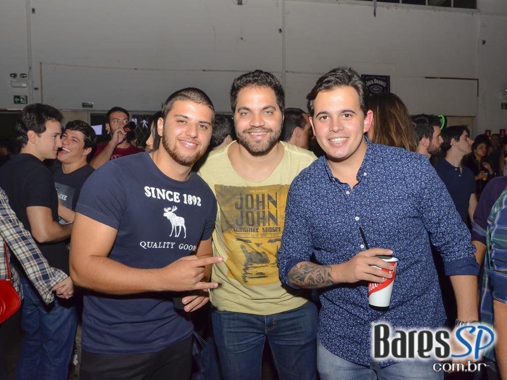 Festa S.O.S - Salve o Sábado agitou a galera do Clube Pinheiros Festa S.O.S - Salve o Sábado agitou a galera do Clube Pinheiros