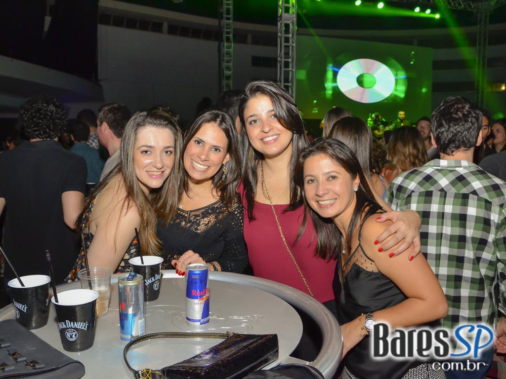 Festa S.O.S - Salve o Sábado agitou a galera do Clube Pinheiros Festa S.O.S - Salve o Sábado agitou a galera do Clube Pinheiros