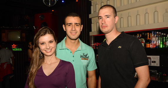 Festa Ladies Night com DJs convidados animaram a noite de sábado no Mono Club