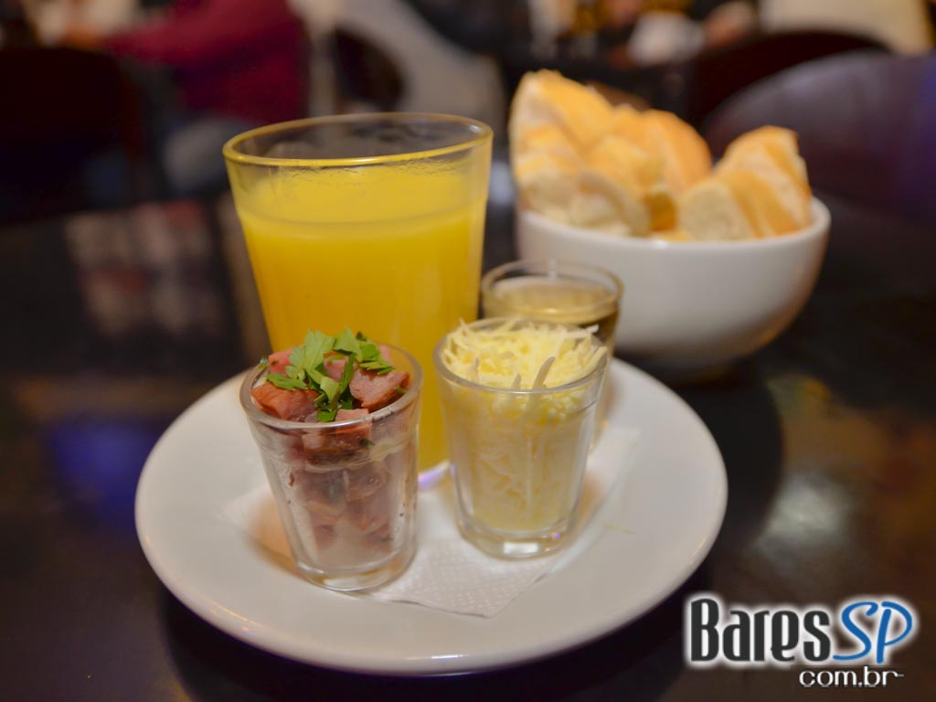 Botequim Bar & Grill ofereceu cardápio variado e drinks especiais Botequim Bar & Grill ofereceu cardápio variado e drinks especiais