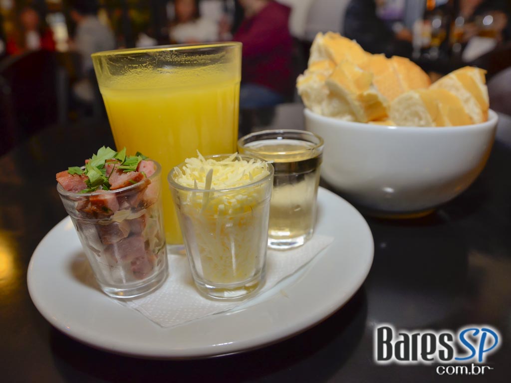 Botequim Bar & Grill ofereceu cardápio variado e drinks especiais Botequim Bar & Grill ofereceu cardápio variado e drinks especiais