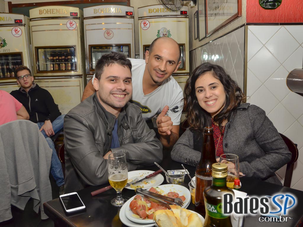 Botequim Bar & Grill ofereceu cardápio variado e drinks especiais Botequim Bar & Grill ofereceu cardápio variado e drinks especiais