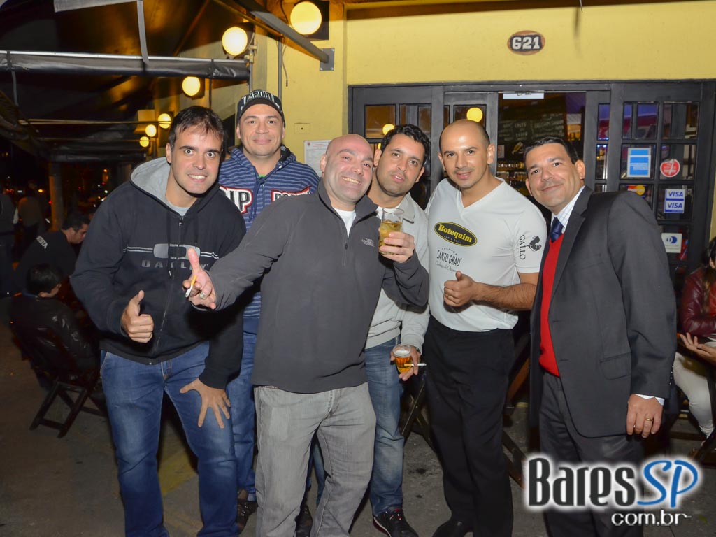 Botequim Bar & Grill ofereceu cardápio variado e drinks especiais Botequim Bar & Grill ofereceu cardápio variado e drinks especiais
