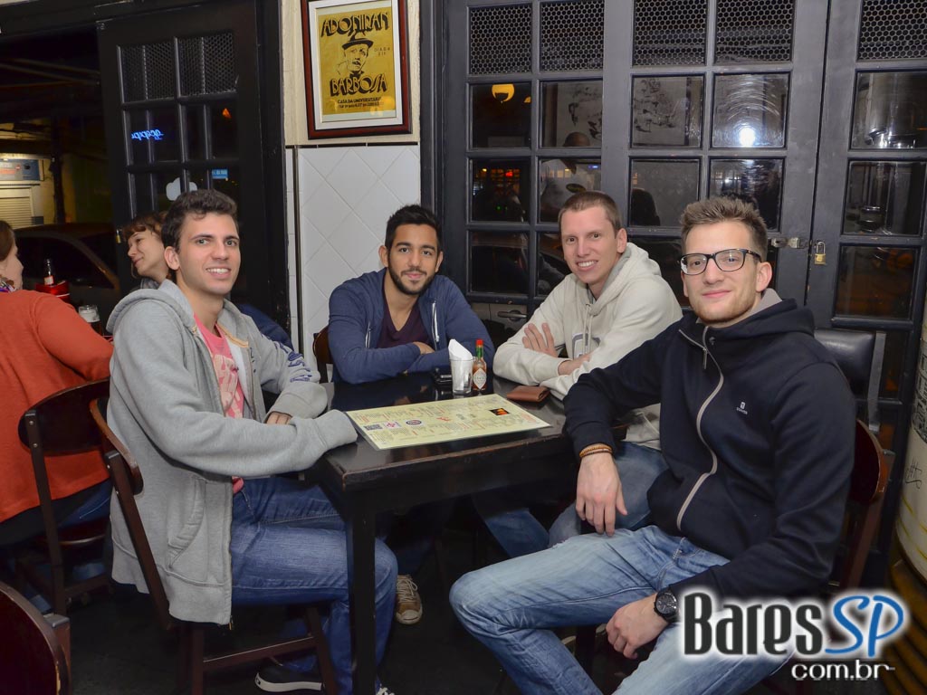 Botequim Bar & Grill ofereceu cardápio variado e drinks especiais Botequim Bar & Grill ofereceu cardápio variado e drinks especiais