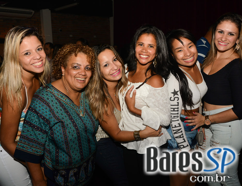 Cantor Arlindo Cruz apresentou seus sucessos sexta-feira no Lapa 40 Graus Cantor Arlindo Cruz apresentou seus sucessos sexta-feira no Lapa 40 Graus