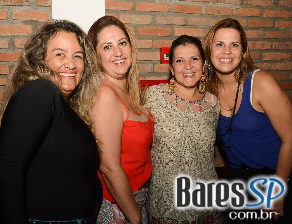 Cantor Arlindo Cruz apresentou seus sucessos sexta-feira no Lapa 40 Graus Cantor Arlindo Cruz apresentou seus sucessos sexta-feira no Lapa 40 Graus