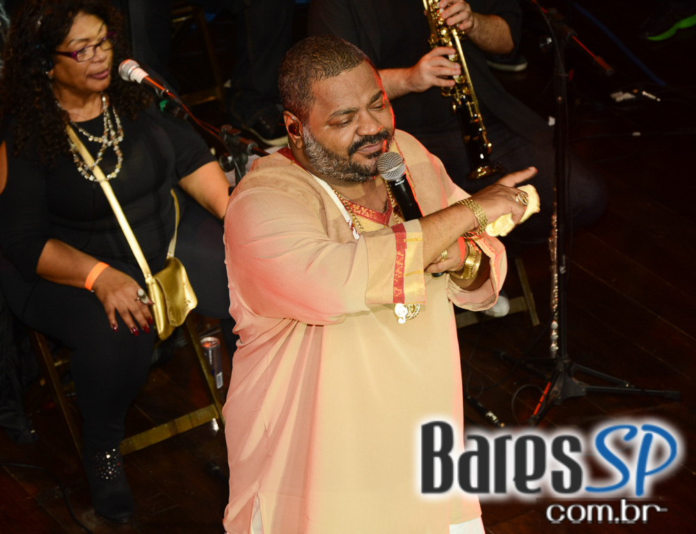 Cantor Arlindo Cruz apresentou seus sucessos sexta-feira no Lapa 40 Graus Cantor Arlindo Cruz apresentou seus sucessos sexta-feira no Lapa 40 Graus