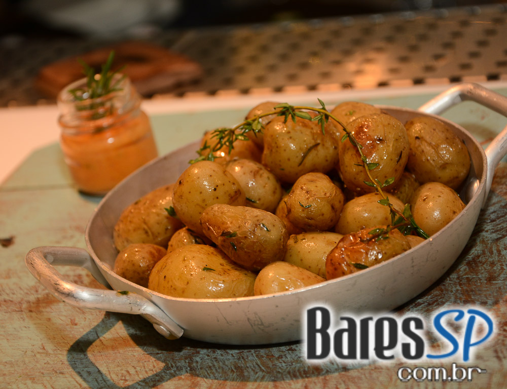 Festa de Inauguração ofereceu um cardápio especial no Porô Bar Festa de Inauguração ofereceu um cardápio especial no Porô Bar