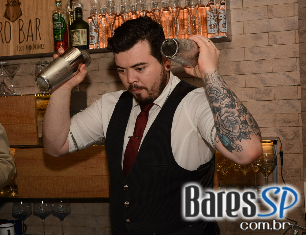 Festa de Inauguração ofereceu um cardápio especial no Porô Bar Festa de Inauguração ofereceu um cardápio especial no Porô Bar