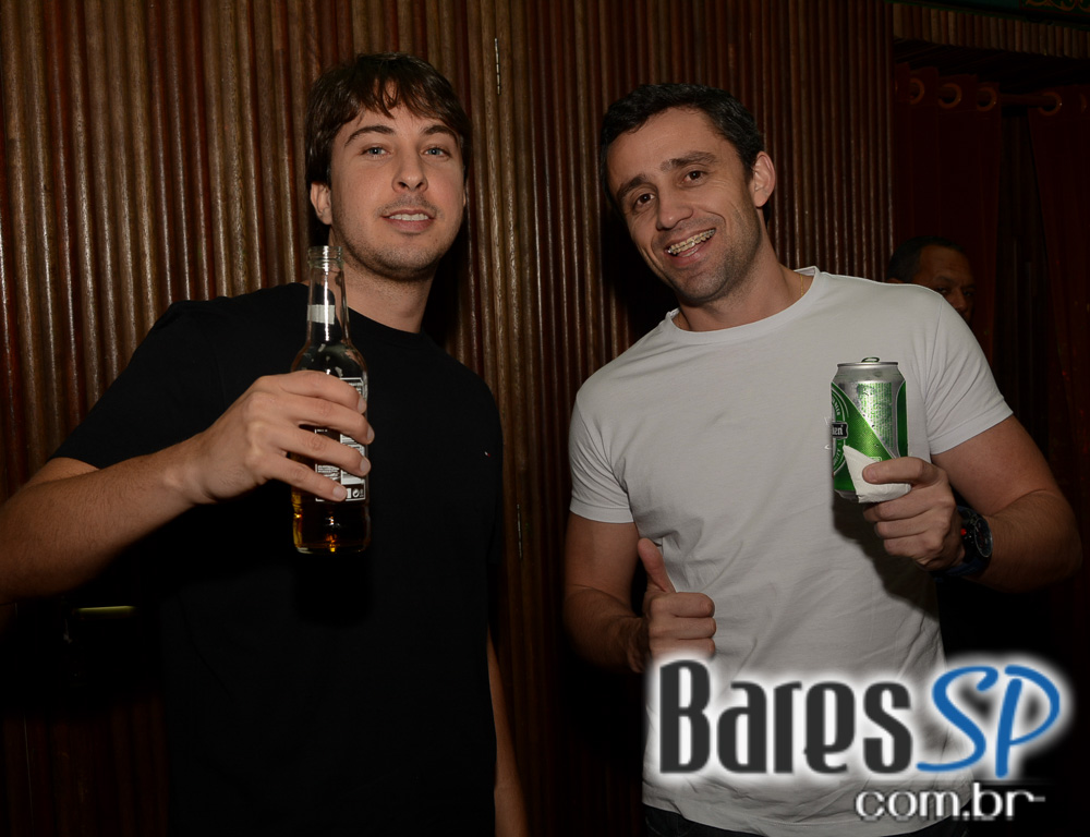 Bloco do Sargento Pimenta comandou o clima junino do ArraYeah do Cine Joia Bloco do Sargento Pimenta comandou o clima junino do ArraYeah do Cine Joia