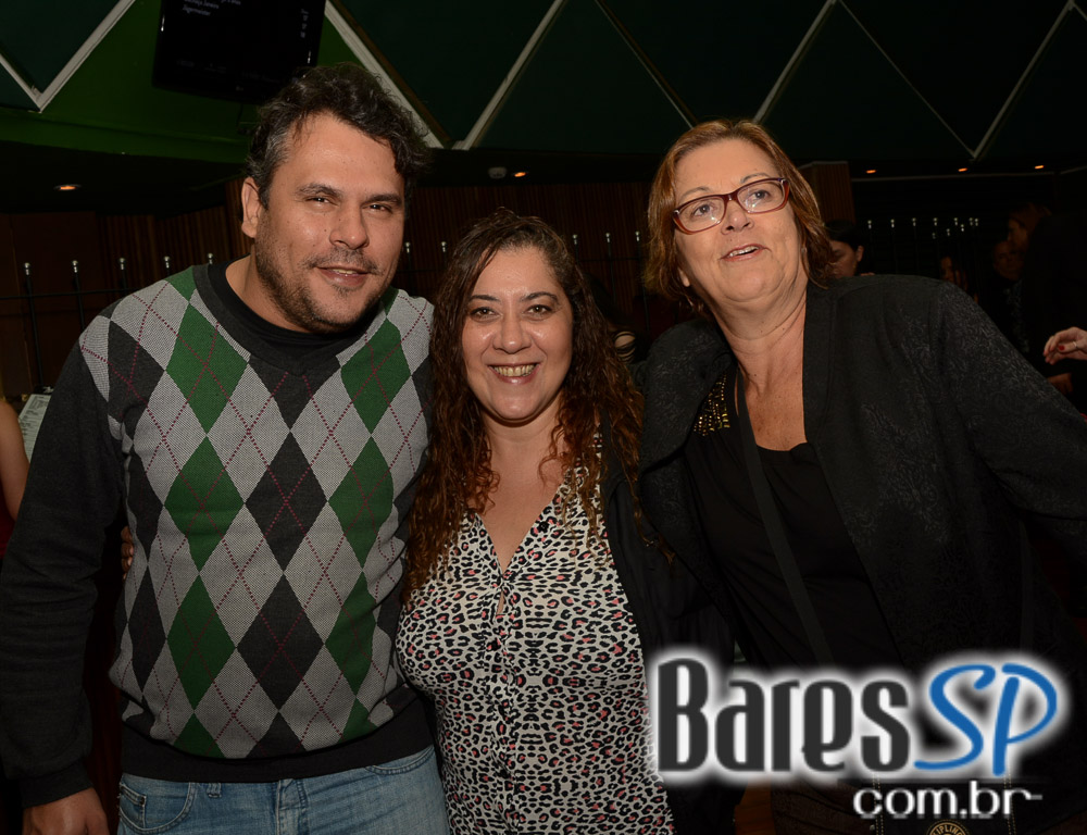 Bloco do Sargento Pimenta comandou o clima junino do ArraYeah do Cine Joia Bloco do Sargento Pimenta comandou o clima junino do ArraYeah do Cine Joia