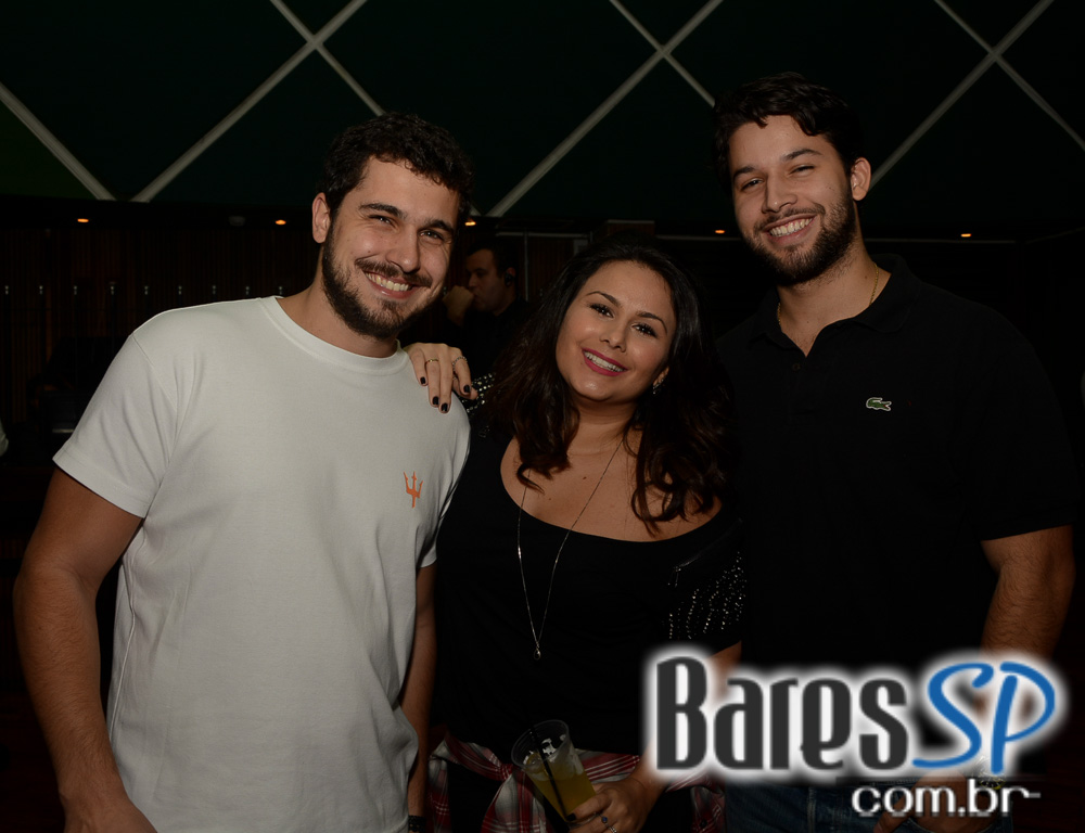 Bloco do Sargento Pimenta comandou o clima junino do ArraYeah do Cine Joia Bloco do Sargento Pimenta comandou o clima junino do ArraYeah do Cine Joia