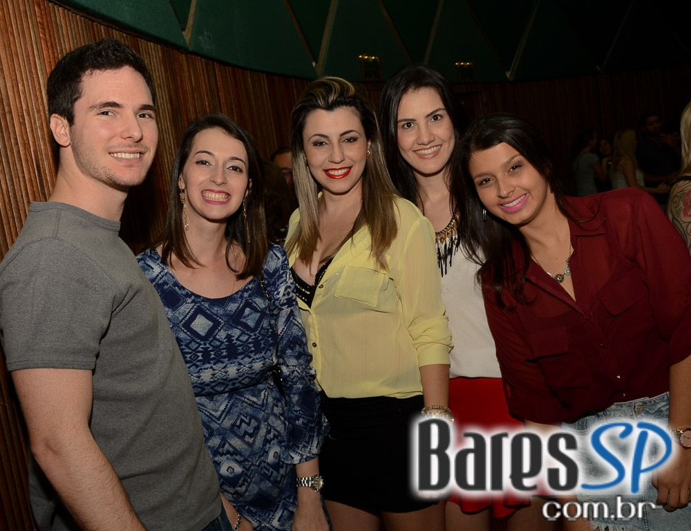 Bloco do Sargento Pimenta comandou o clima junino do ArraYeah do Cine Joia Bloco do Sargento Pimenta comandou o clima junino do ArraYeah do Cine Joia