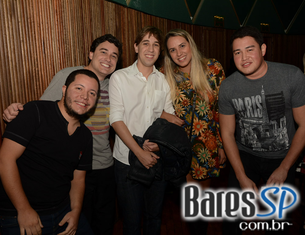 Bloco do Sargento Pimenta comandou o clima junino do ArraYeah do Cine Joia Bloco do Sargento Pimenta comandou o clima junino do ArraYeah do Cine Joia