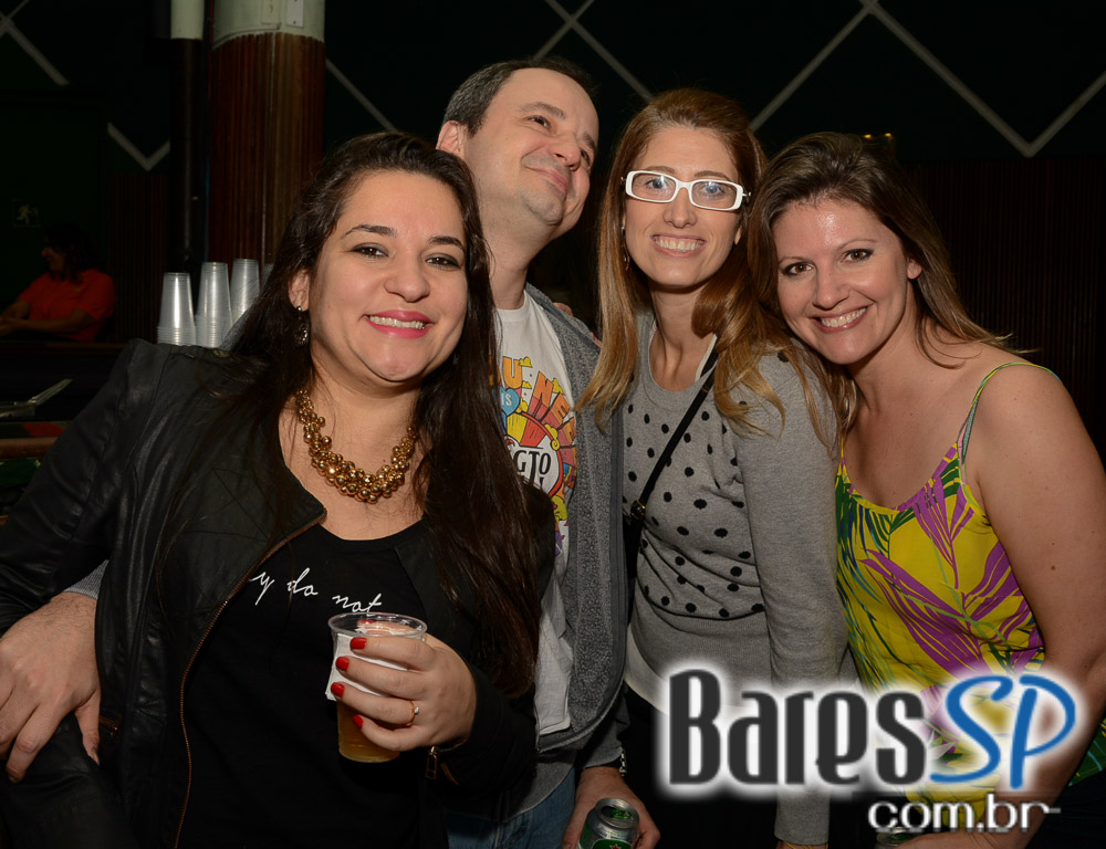 Bloco do Sargento Pimenta comandou o clima junino do ArraYeah do Cine Joia Bloco do Sargento Pimenta comandou o clima junino do ArraYeah do Cine Joia