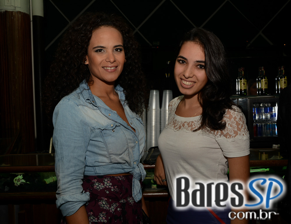 Bloco do Sargento Pimenta comandou o clima junino do ArraYeah do Cine Joia Bloco do Sargento Pimenta comandou o clima junino do ArraYeah do Cine Joia