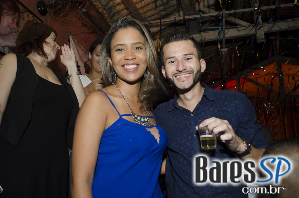 Moacyr Luz e o Samba do Trabalhador animaram a quinta com muito samba no Traço de União Moacyr Luz e o Samba do Trabalhador animaram a quinta com muito samba no Traço de União