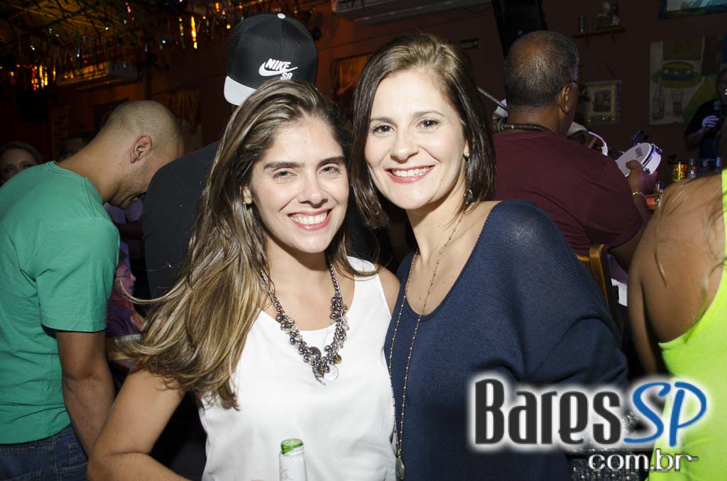 Moacyr Luz e o Samba do Trabalhador animaram a quinta com muito samba no Traço de União Moacyr Luz e o Samba do Trabalhador animaram a quinta com muito samba no Traço de União