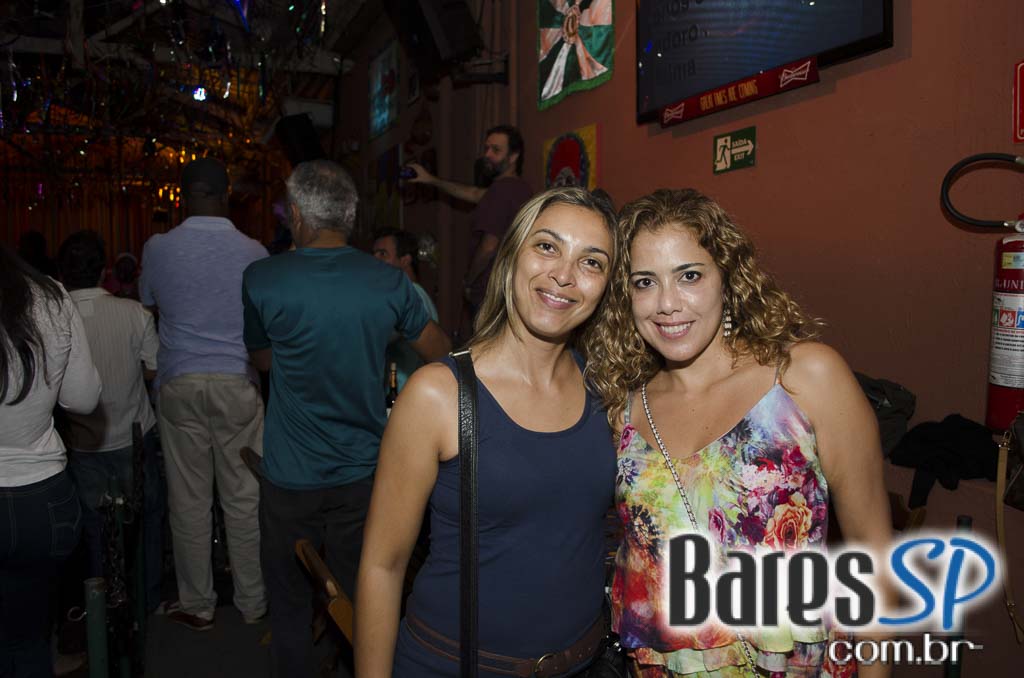 Moacyr Luz e o Samba do Trabalhador animaram a quinta com muito samba no Traço de União Moacyr Luz e o Samba do Trabalhador animaram a quinta com muito samba no Traço de União