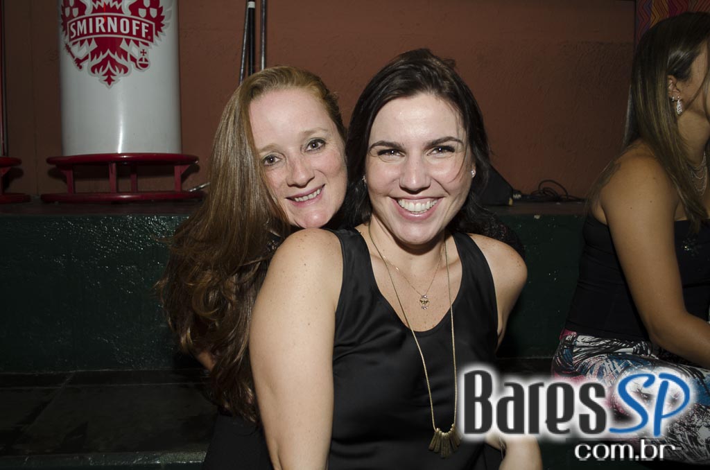 Moacyr Luz e o Samba do Trabalhador animaram a quinta com muito samba no Traço de União Moacyr Luz e o Samba do Trabalhador animaram a quinta com muito samba no Traço de União