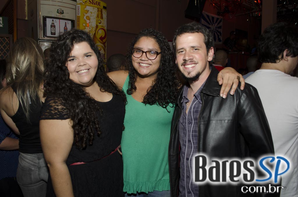 Moacyr Luz e o Samba do Trabalhador animaram a quinta com muito samba no Traço de União Moacyr Luz e o Samba do Trabalhador animaram a quinta com muito samba no Traço de União