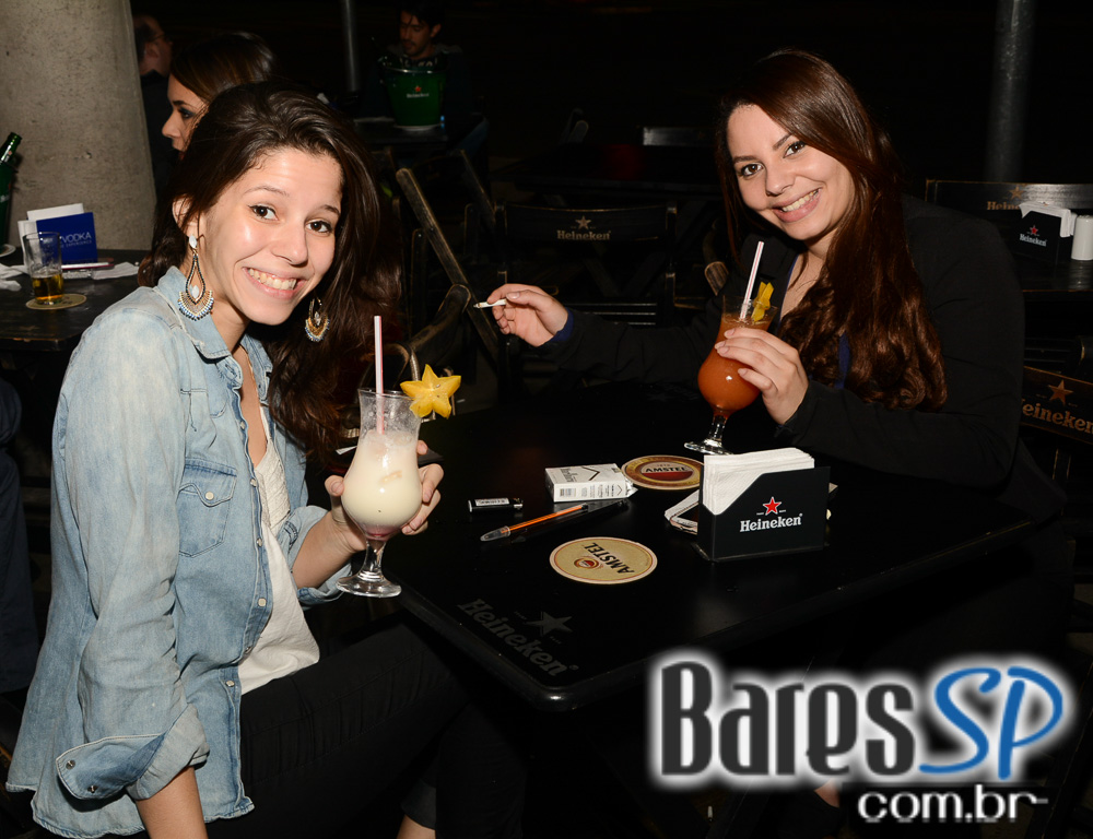 Lucylla Villar agitou o Dia dos Namorados com muita música no Bar Santa Julia Lucylla Villar agitou o Dia dos Namorados com muita música no Bar Santa Julia