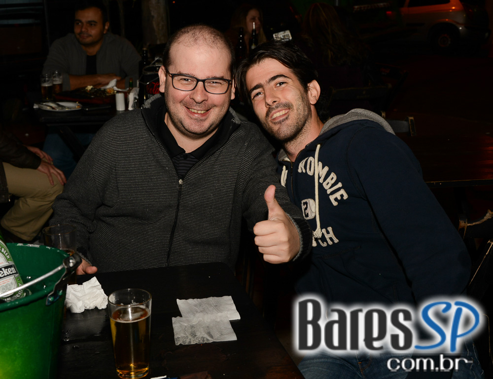 Lucylla Villar agitou o Dia dos Namorados com muita música no Bar Santa Julia Lucylla Villar agitou o Dia dos Namorados com muita música no Bar Santa Julia