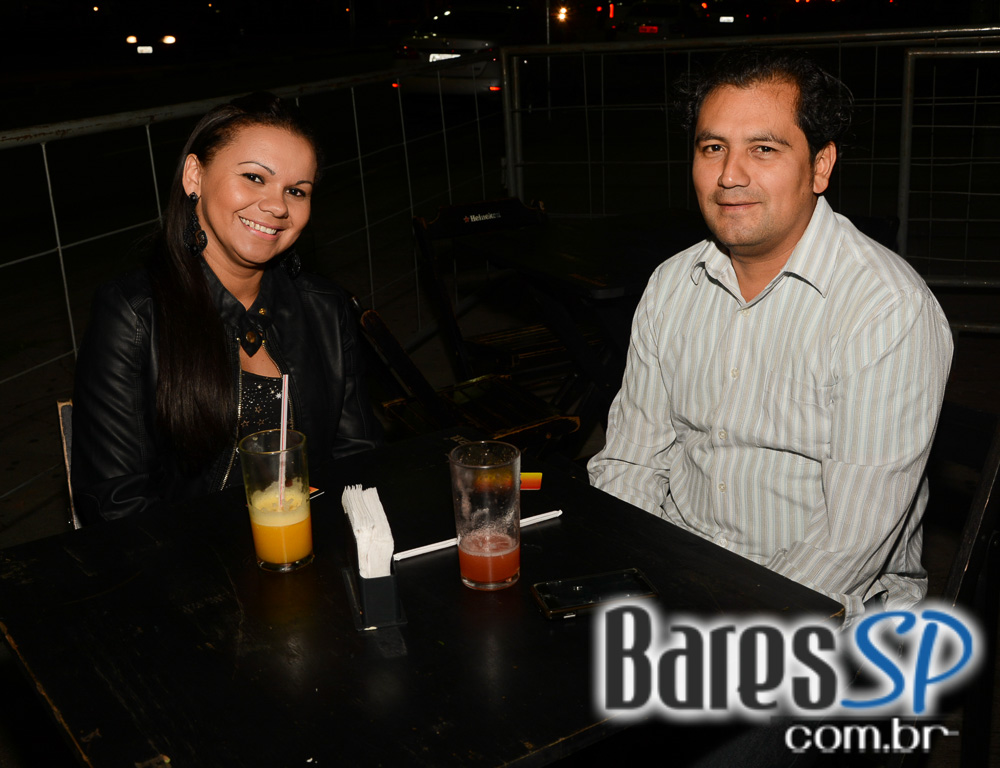 Lucylla Villar agitou o Dia dos Namorados com muita música no Bar Santa Julia Lucylla Villar agitou o Dia dos Namorados com muita música no Bar Santa Julia