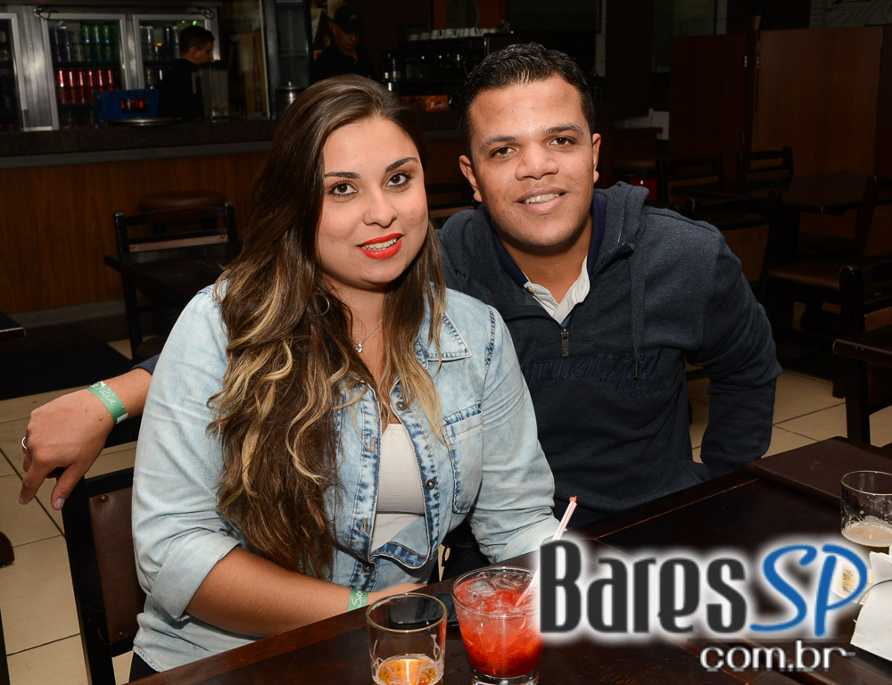 Lucylla Villar agitou o Dia dos Namorados com muita música no Bar Santa Julia Lucylla Villar agitou o Dia dos Namorados com muita música no Bar Santa Julia