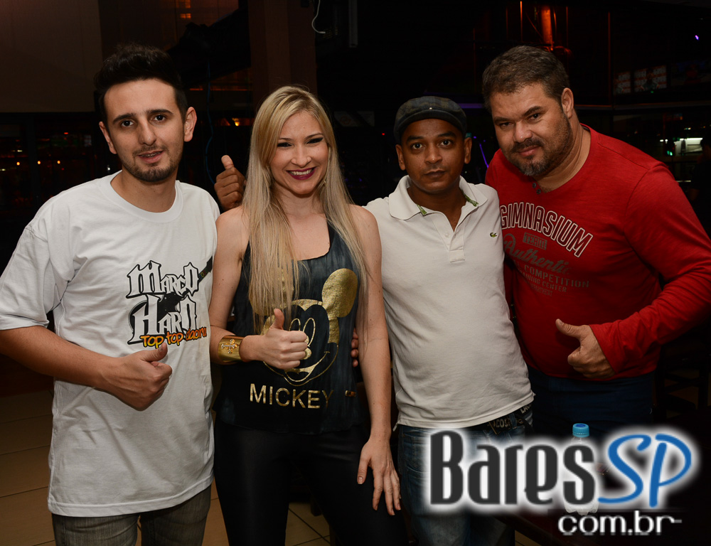 Lucylla Villar agitou o Dia dos Namorados com muita música no Bar Santa Julia Lucylla Villar agitou o Dia dos Namorados com muita música no Bar Santa Julia