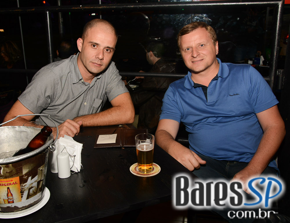 Lucylla Villar agitou o Dia dos Namorados com muita música no Bar Santa Julia Lucylla Villar agitou o Dia dos Namorados com muita música no Bar Santa Julia